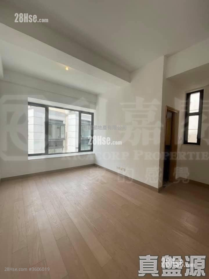 Manor Parc Sell 4 Bedrooms , 3 Bathrooms 1,709 ft²