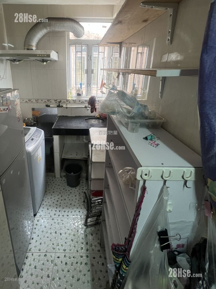 Mei On Building Rental 1 Bathroom 245 ft²