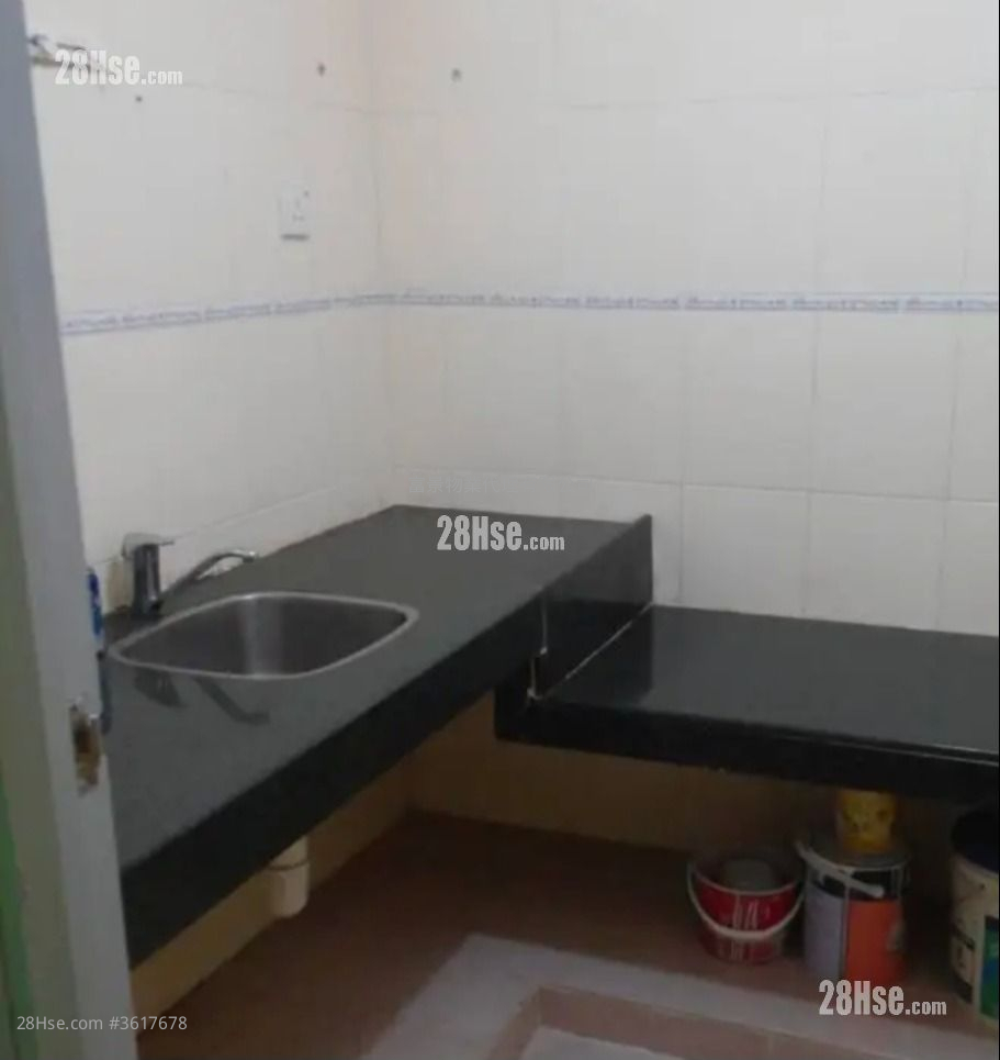 村屋 租盤 1 房 , 1 浴室 360 平方呎 村屋 租盤 1 房 , 1 浴室 360 平方呎