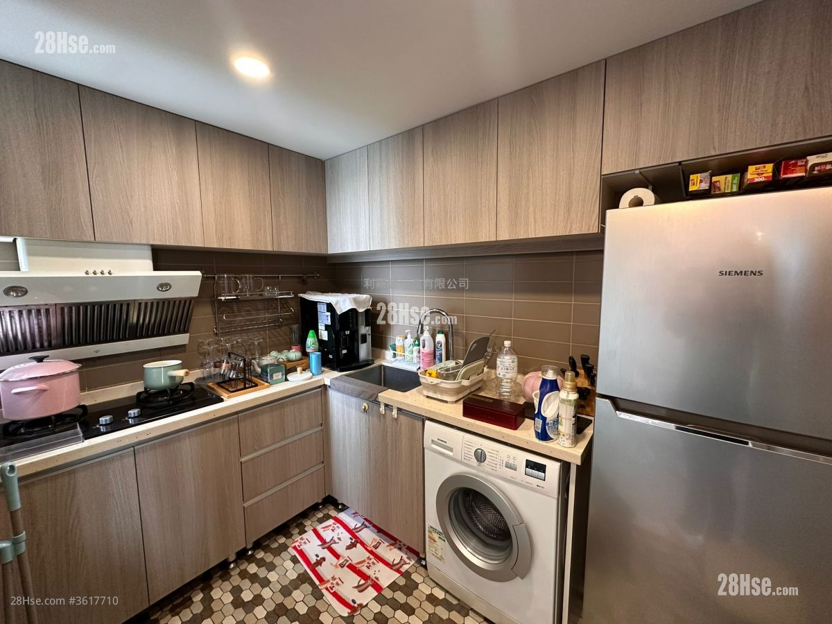 Hong Kong Garden Sell 3 Bedrooms 792 ft² Hong Kong Garden Sell 3 Bedrooms 792 ft²