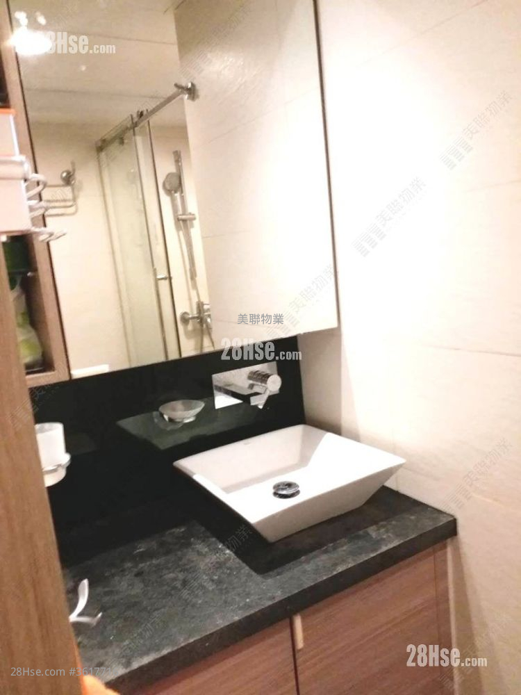 Siu Hong Court Rental 3 Bedrooms , 1 Bathroom 568 ft² Siu Hong Court Rental 3 Bedrooms , 1 Bathroom 568 ft²