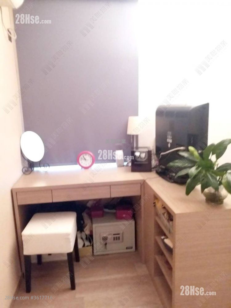 Siu Hong Court Rental 3 Bedrooms , 1 Bathroom 568 ft² Siu Hong Court Rental 3 Bedrooms , 1 Bathroom 568 ft²