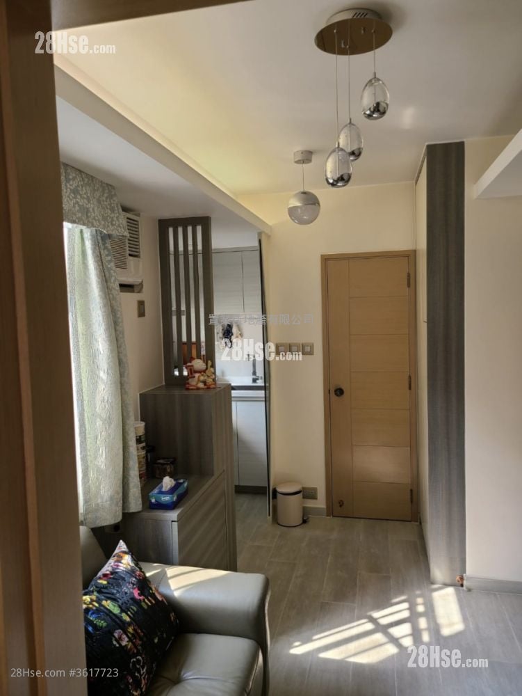 The Jolly House Sell 1 Bedroom , 1 Bathroom 242 ft² The Jolly House Sell 1 Bedroom , 1 Bathroom 242 ft²