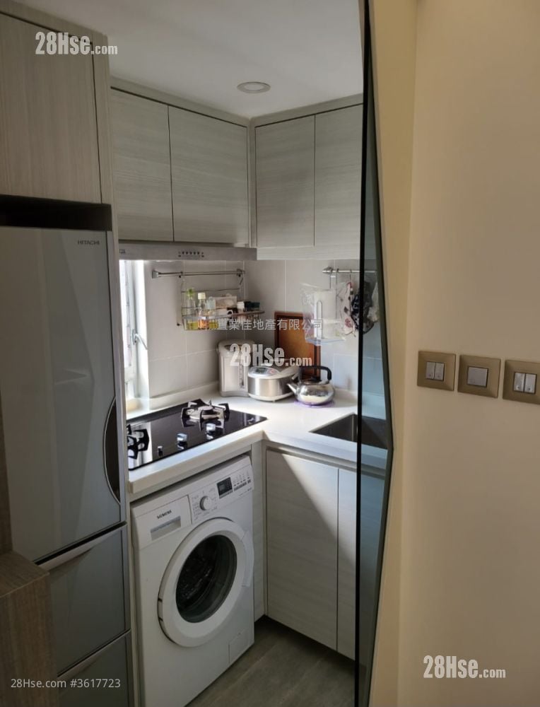 The Jolly House Sell 1 Bedroom , 1 Bathroom 242 ft² The Jolly House Sell 1 Bedroom , 1 Bathroom 242 ft²