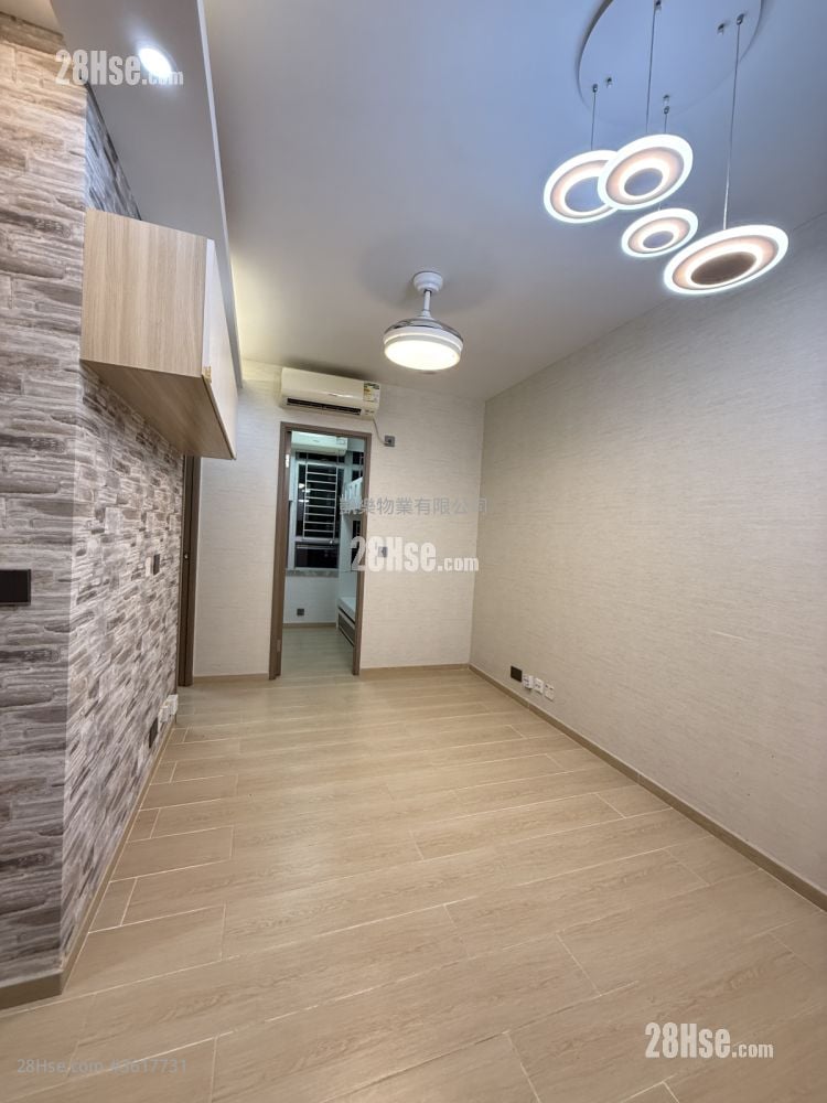Choi Hing Court Sell 2 Bedrooms , 1 Bathroom 378 ft² Choi Hing Court Sell 2 Bedrooms , 1 Bathroom 378 ft²