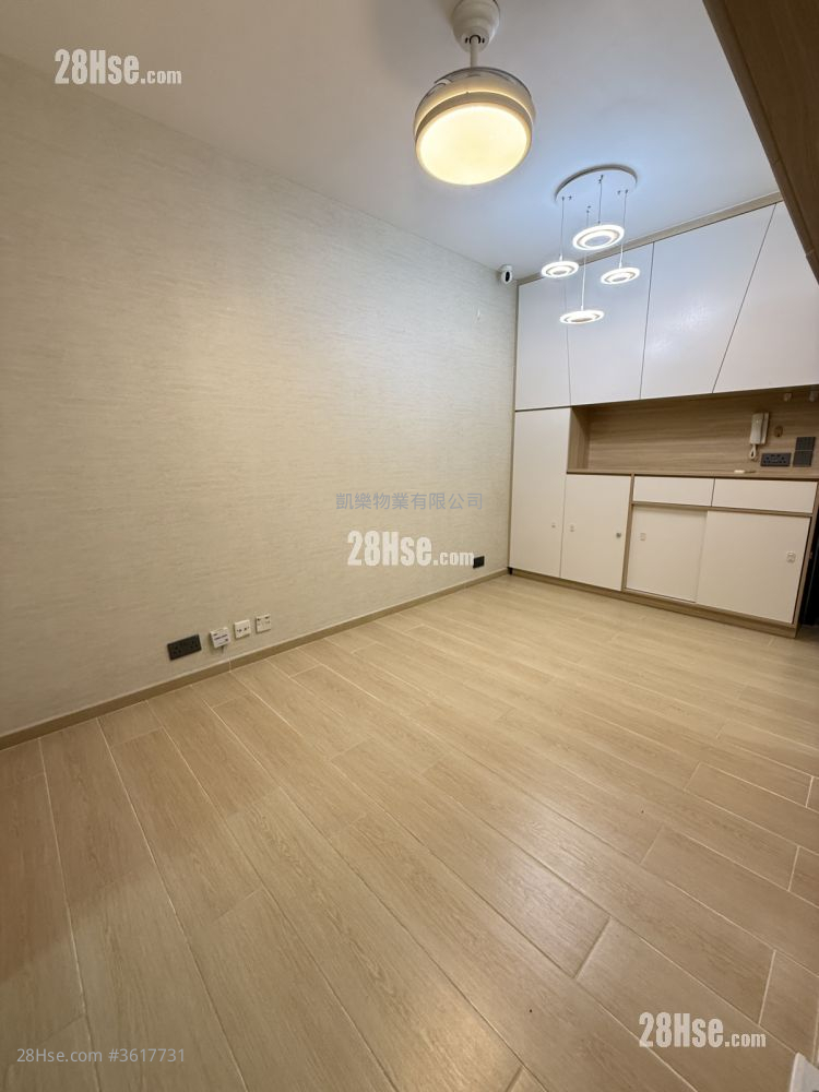 Choi Hing Court Sell 2 Bedrooms , 1 Bathroom 378 ft² Choi Hing Court Sell 2 Bedrooms , 1 Bathroom 378 ft²