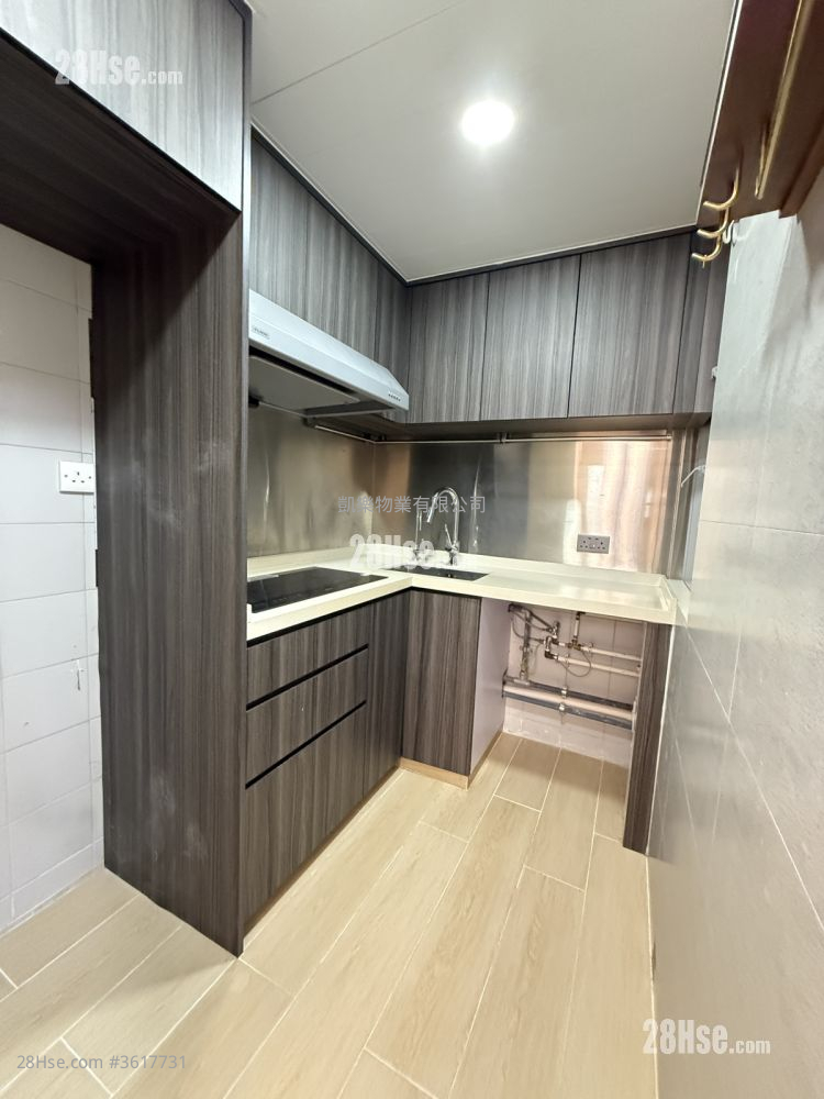Choi Hing Court Sell 2 Bedrooms , 1 Bathroom 378 ft² Choi Hing Court Sell 2 Bedrooms , 1 Bathroom 378 ft²