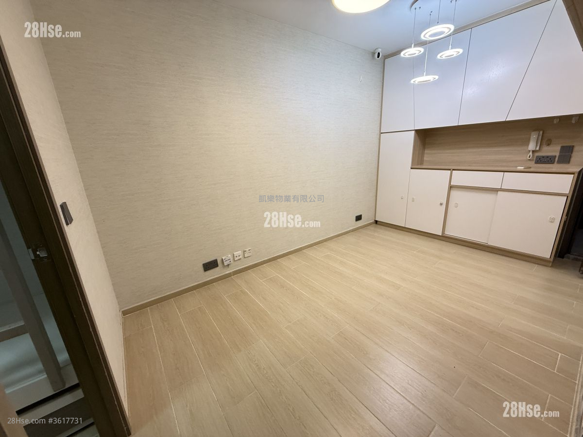 Choi Hing Court Sell 2 Bedrooms , 1 Bathroom 378 ft² Choi Hing Court Sell 2 Bedrooms , 1 Bathroom 378 ft²
