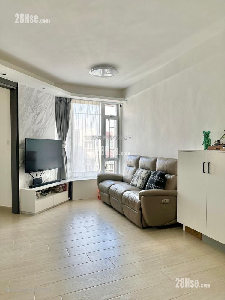 Whampoa Garden Sell 2 Bedrooms , 1 Bathroom 503 ft² Whampoa Garden Sell 2 Bedrooms , 1 Bathroom 503 ft²