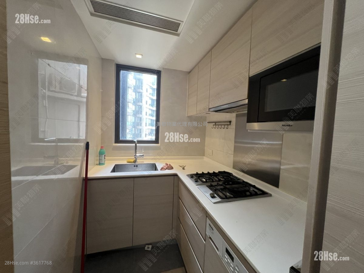 Mantin Heights Sell 2 Bedrooms 689 ft² Mantin Heights Sell 2 Bedrooms 689 ft²