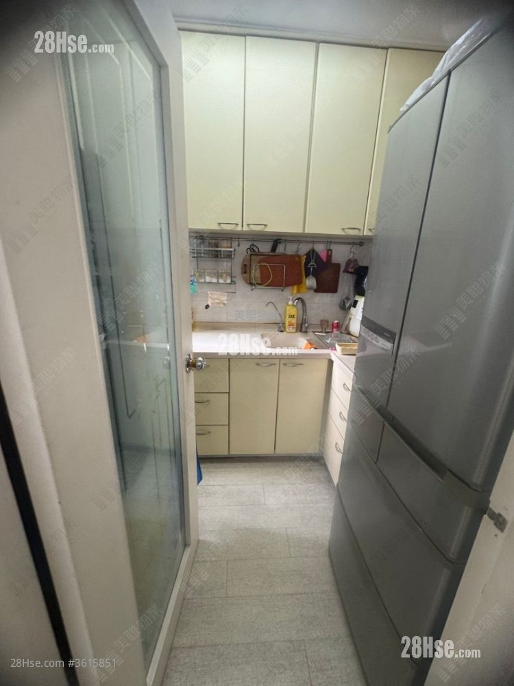 Man Lai Court Sell 3 Bedrooms 622 ft² Man Lai Court Sell 3 Bedrooms 622 ft²