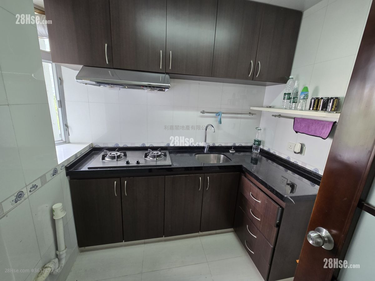 City Garden Sell 3 Bedrooms , 2 Bathrooms 961 ft² City Garden Sell 3 Bedrooms , 2 Bathrooms 961 ft²
