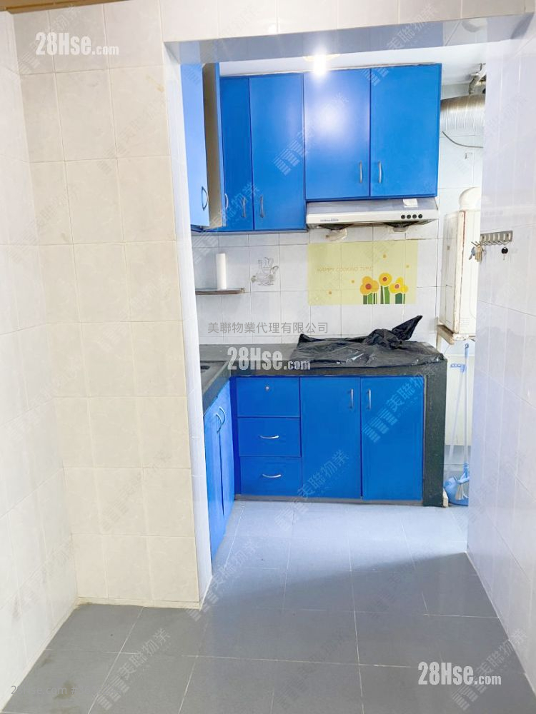 King Shing Court Sell 2 Bedrooms , 1 Bathroom 546 ft² King Shing Court Sell 2 Bedrooms , 1 Bathroom 546 ft²