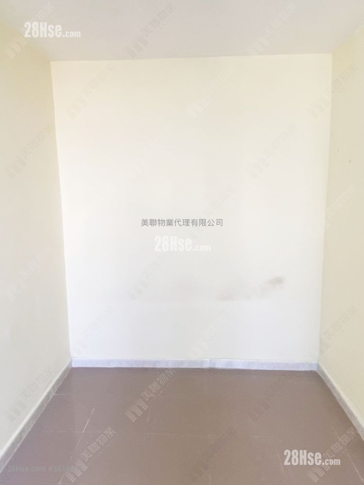 King Shing Court Sell 2 Bedrooms , 1 Bathroom 546 ft² King Shing Court Sell 2 Bedrooms , 1 Bathroom 546 ft²