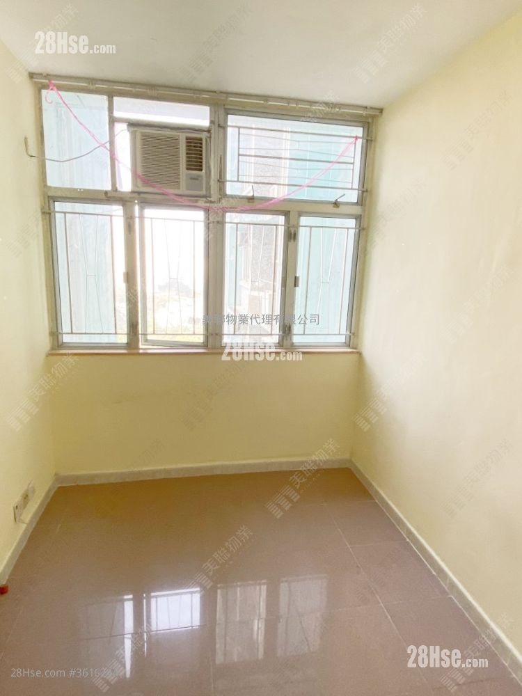King Shing Court Sell 2 Bedrooms , 1 Bathroom 546 ft² King Shing Court Sell 2 Bedrooms , 1 Bathroom 546 ft²