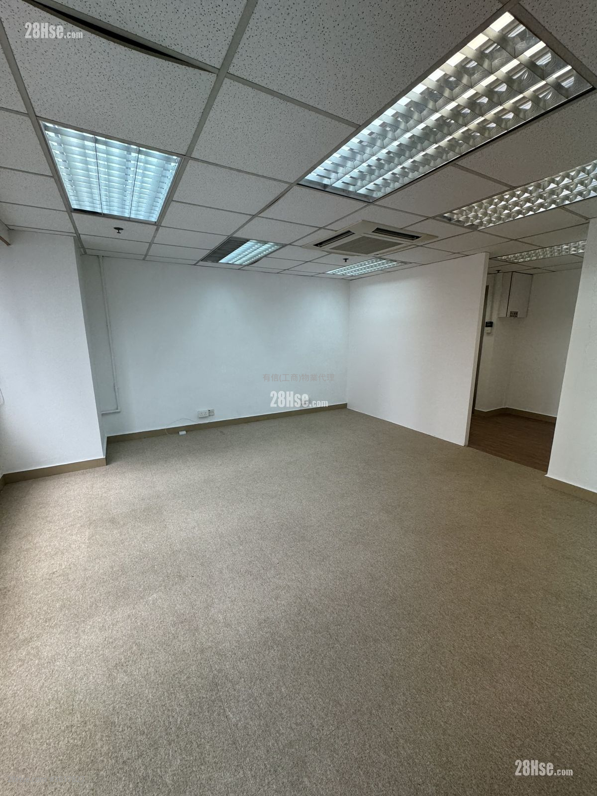 Kowloon Plaza Rental 367 ft² Kowloon Plaza Rental 367 ft²