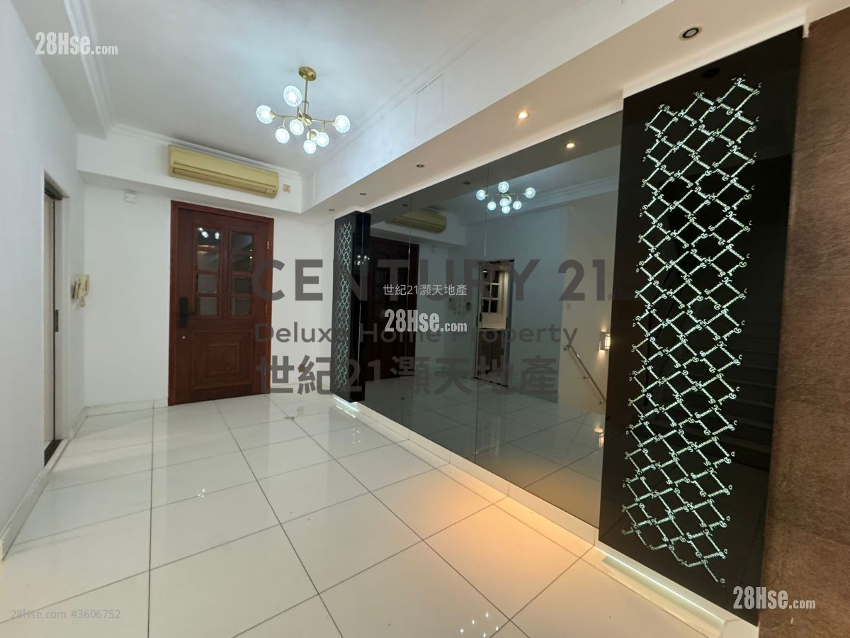 The Beverly Hills Rental 4 Bedrooms , 2 Bathrooms 1,606 ft² The Beverly Hills Rental 4 Bedrooms , 2 Bathrooms 1,606 ft²