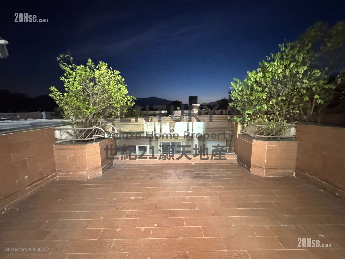 The Beverly Hills Rental 4 Bedrooms , 2 Bathrooms 1,606 ft² The Beverly Hills Rental 4 Bedrooms , 2 Bathrooms 1,606 ft²