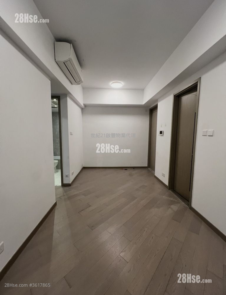 Upper River Bank Rental 2 Bedrooms , 1 Bathroom 466 ft² Upper River Bank Rental 2 Bedrooms , 1 Bathroom 466 ft²