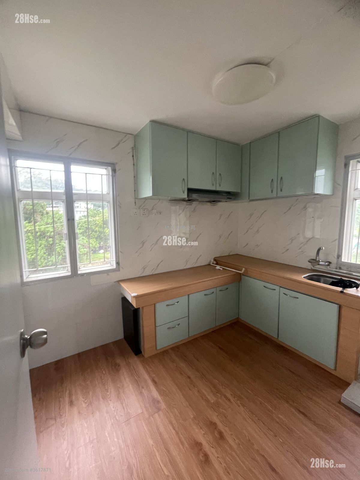 Village Rental 2 Bedrooms , 1 Bathroom 700 ft² Village Rental 2 Bedrooms , 1 Bathroom 700 ft²