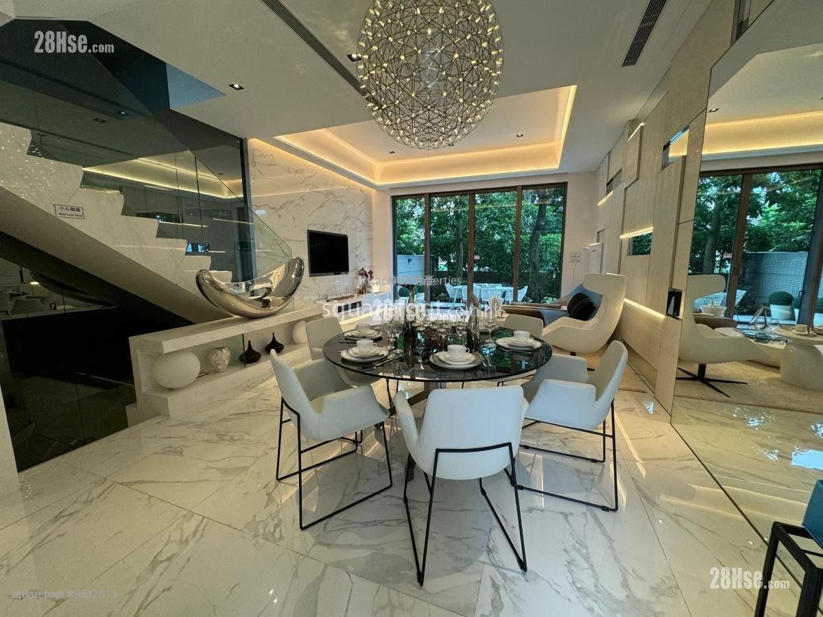 Domus Sell 3 Bedrooms 2,213 ft² Domus Sell 3 Bedrooms 2,213 ft²