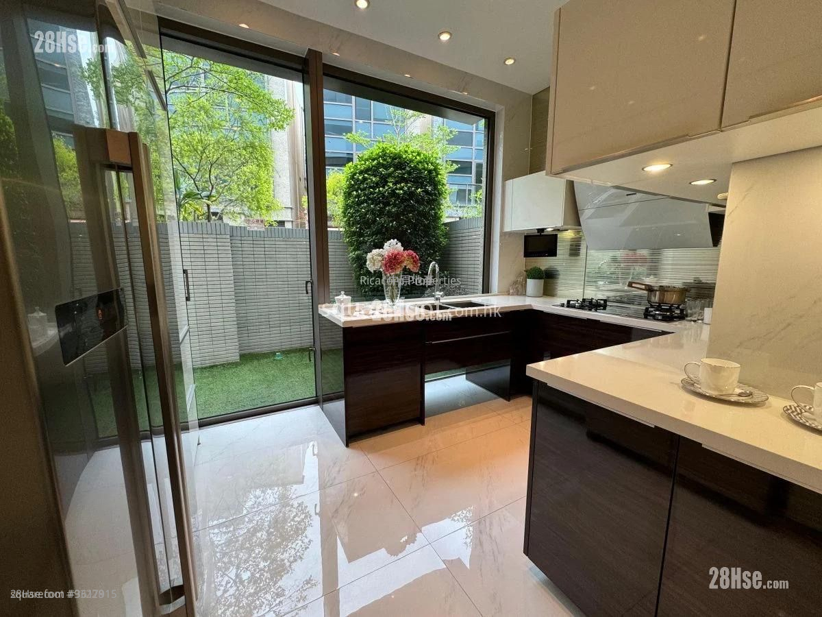 Domus Sell 3 Bedrooms 2,213 ft² Domus Sell 3 Bedrooms 2,213 ft²