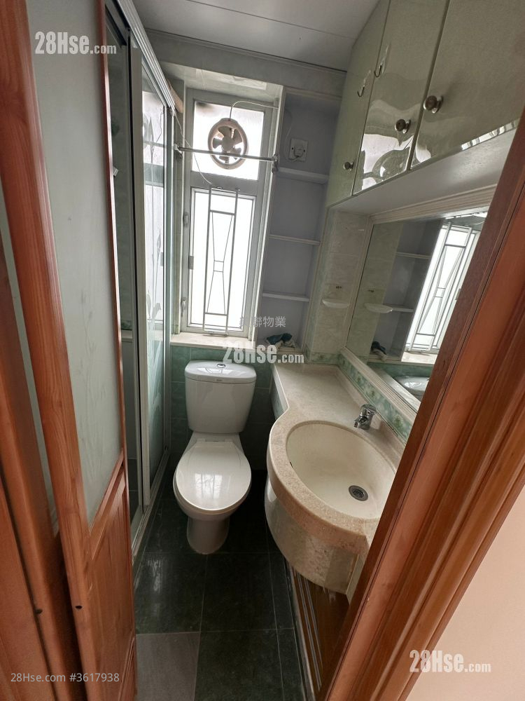Shatin Centre Sell 2 Bedrooms , 1 Bathroom 390 ft² Shatin Centre Sell 2 Bedrooms , 1 Bathroom 390 ft²