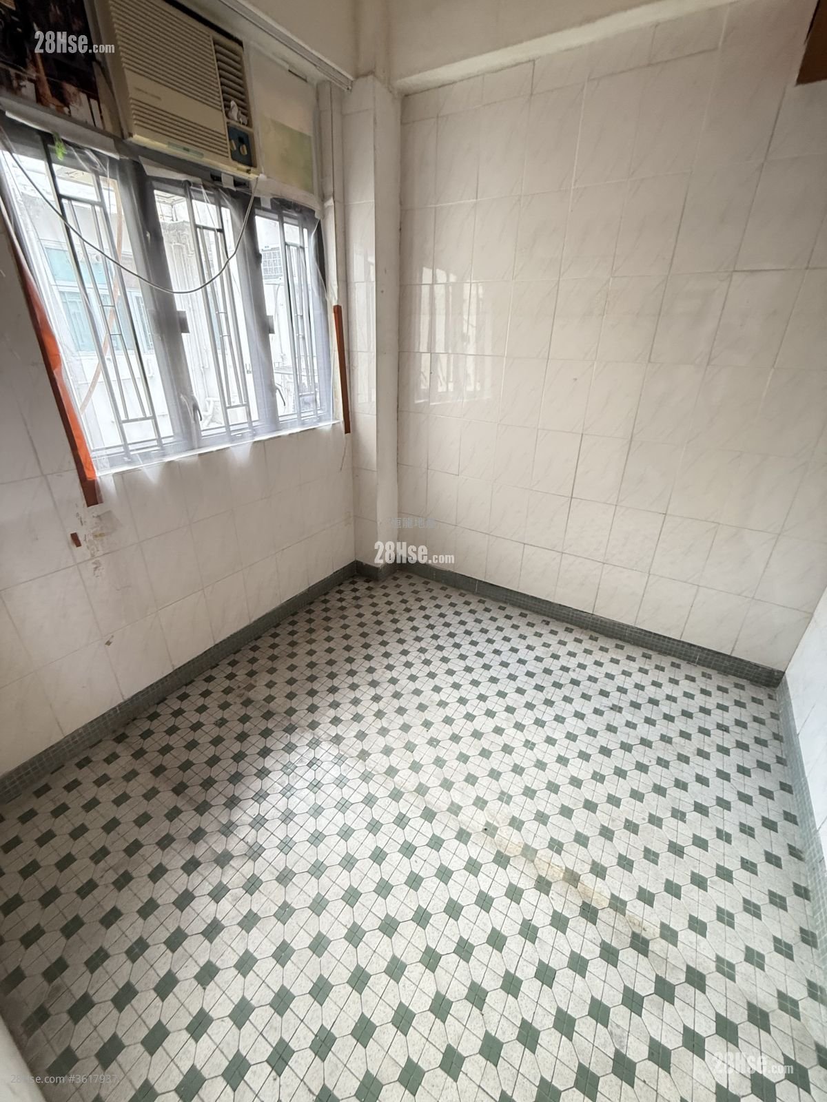 Chinese Mansion Sell 2 Bedrooms , 1 Bathroom 280 ft² Chinese Mansion Sell 2 Bedrooms , 1 Bathroom 280 ft²