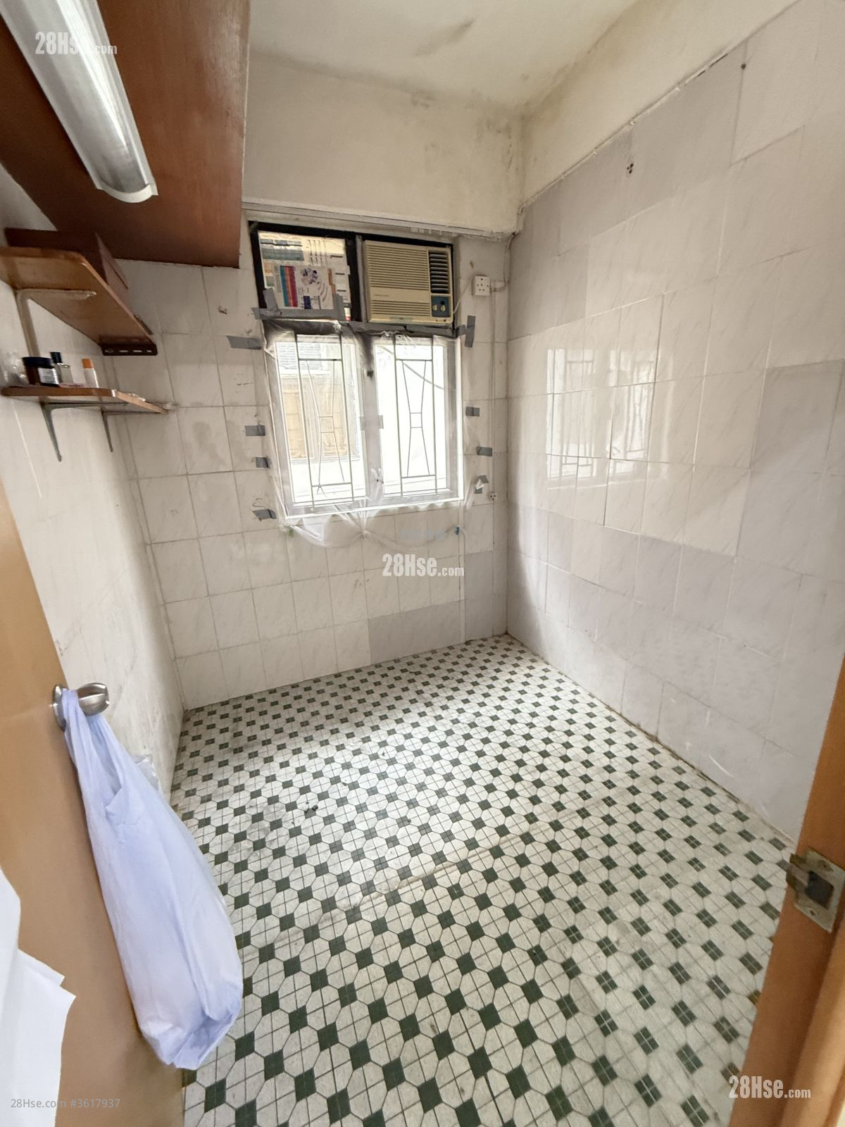 Chinese Mansion Sell 2 Bedrooms , 1 Bathroom 280 ft² Chinese Mansion Sell 2 Bedrooms , 1 Bathroom 280 ft²