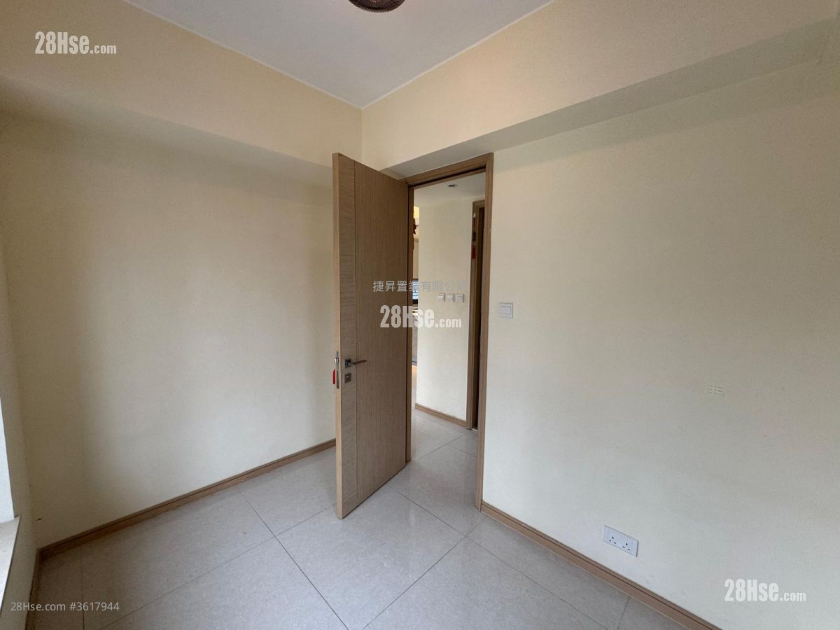 Viva Sell 2 Bedrooms , 1 Bathroom 487 ft² Viva Sell 2 Bedrooms , 1 Bathroom 487 ft²