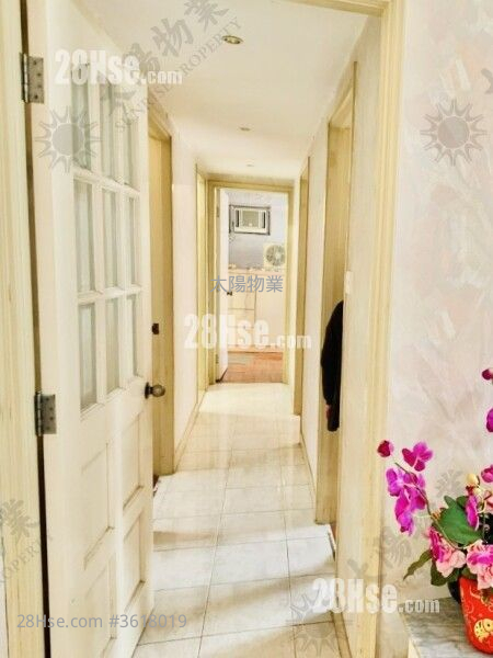 Whampoa Garden Sell 3 Bedrooms 777 ft² Whampoa Garden Sell 3 Bedrooms 777 ft²