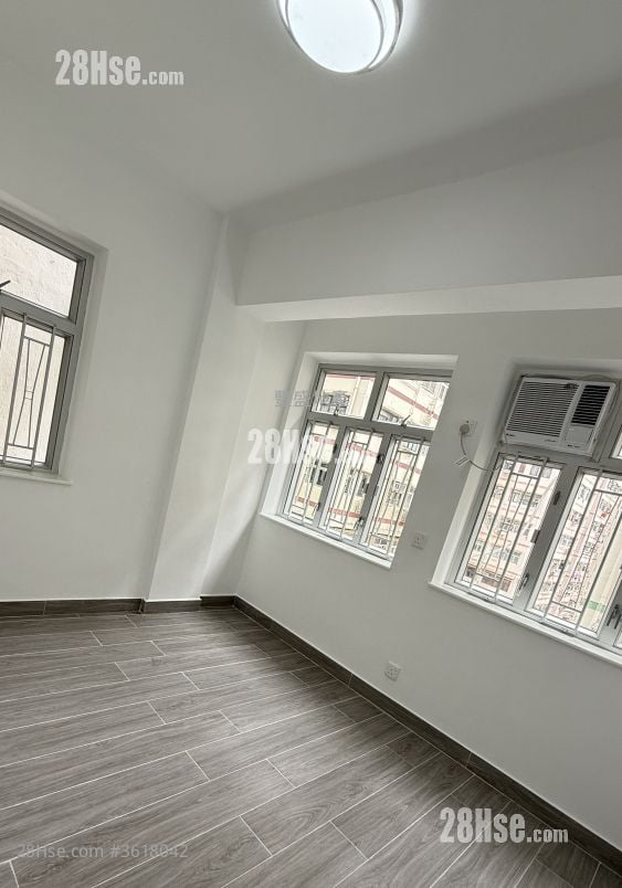 Chung Wo Building Sell 2 Bedrooms , 1 Bathroom 400 ft² Chung Wo Building Sell 2 Bedrooms , 1 Bathroom 400 ft²