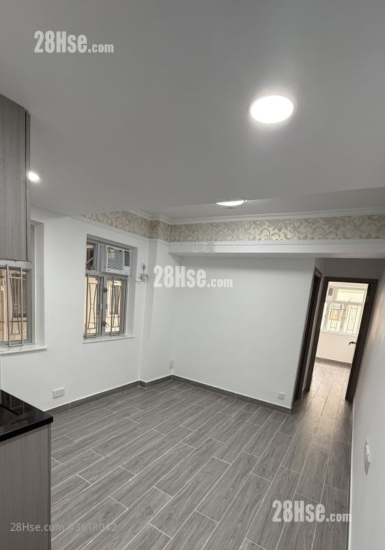 Chung Wo Building Sell 2 Bedrooms , 1 Bathroom 400 ft² Chung Wo Building Sell 2 Bedrooms , 1 Bathroom 400 ft²