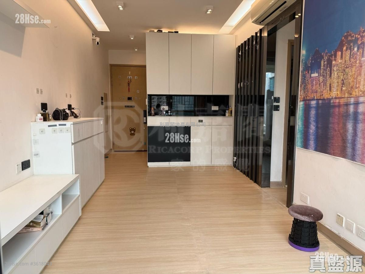Lions Rise Sell 2 Bedrooms , 1 Bathroom 570 ft² Lions Rise Sell 2 Bedrooms , 1 Bathroom 570 ft²