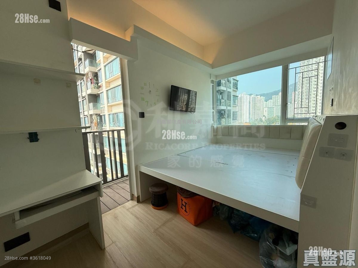 Lions Rise Sell 2 Bedrooms , 1 Bathroom 570 ft² Lions Rise Sell 2 Bedrooms , 1 Bathroom 570 ft²