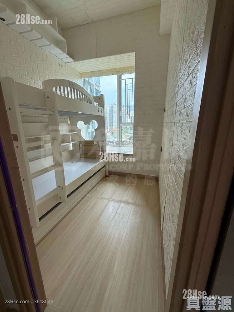 Lions Rise Sell 2 Bedrooms , 1 Bathroom 570 ft² Lions Rise Sell 2 Bedrooms , 1 Bathroom 570 ft²