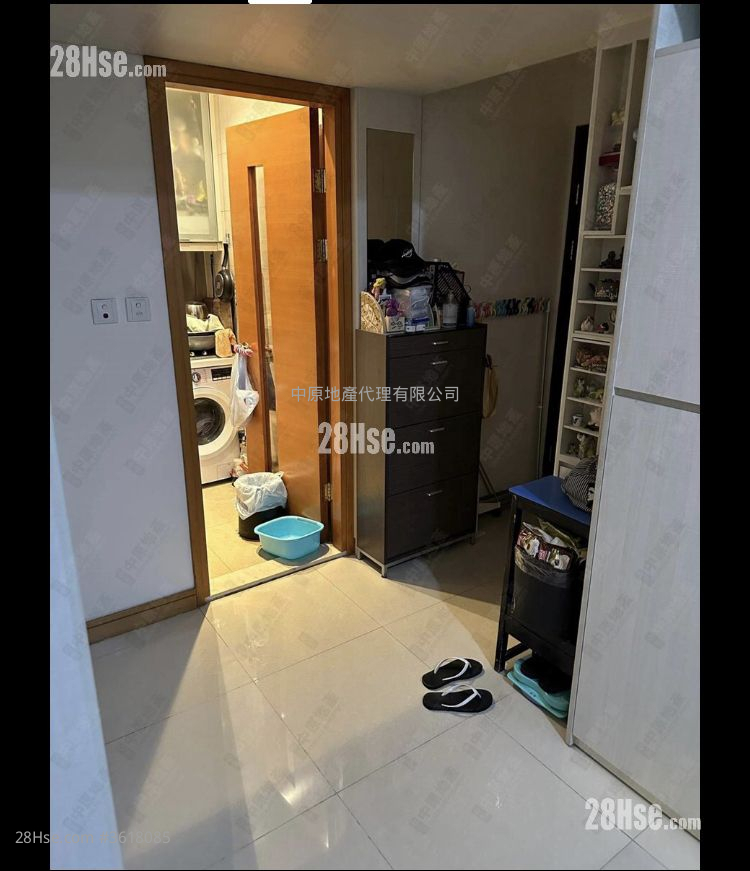 One New York Sell 1 Bedroom 350 ft² One New York Sell 1 Bedroom 350 ft²