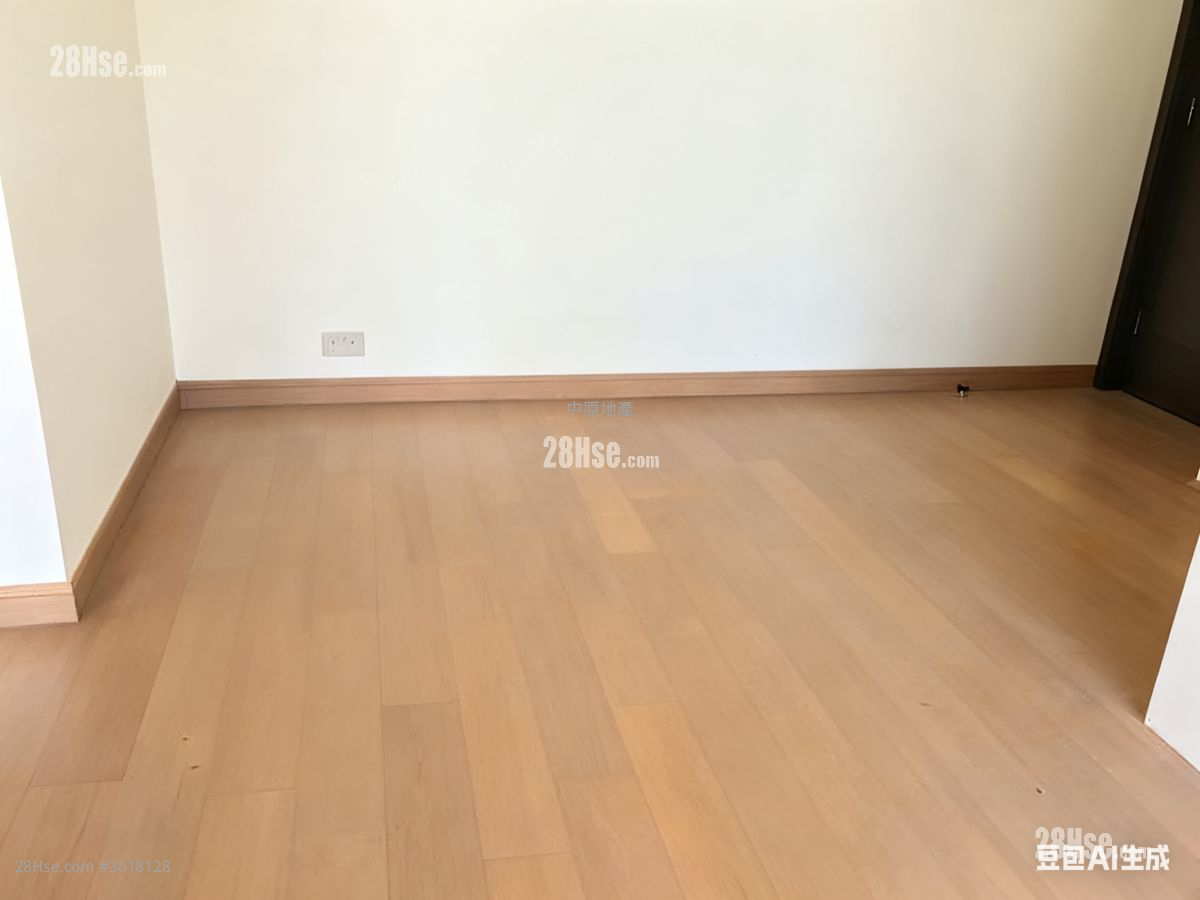 The Reach Sell 2 Bedrooms 443 ft² The Reach Sell 2 Bedrooms 443 ft²