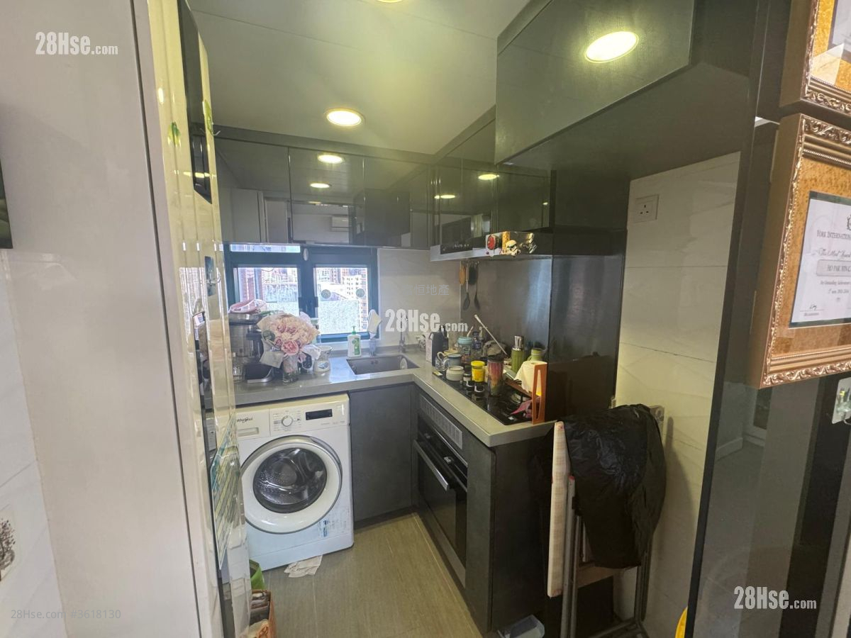 Greenland Court Sell 2 Bedrooms , 1 Bathroom 352 ft² Greenland Court Sell 2 Bedrooms , 1 Bathroom 352 ft²