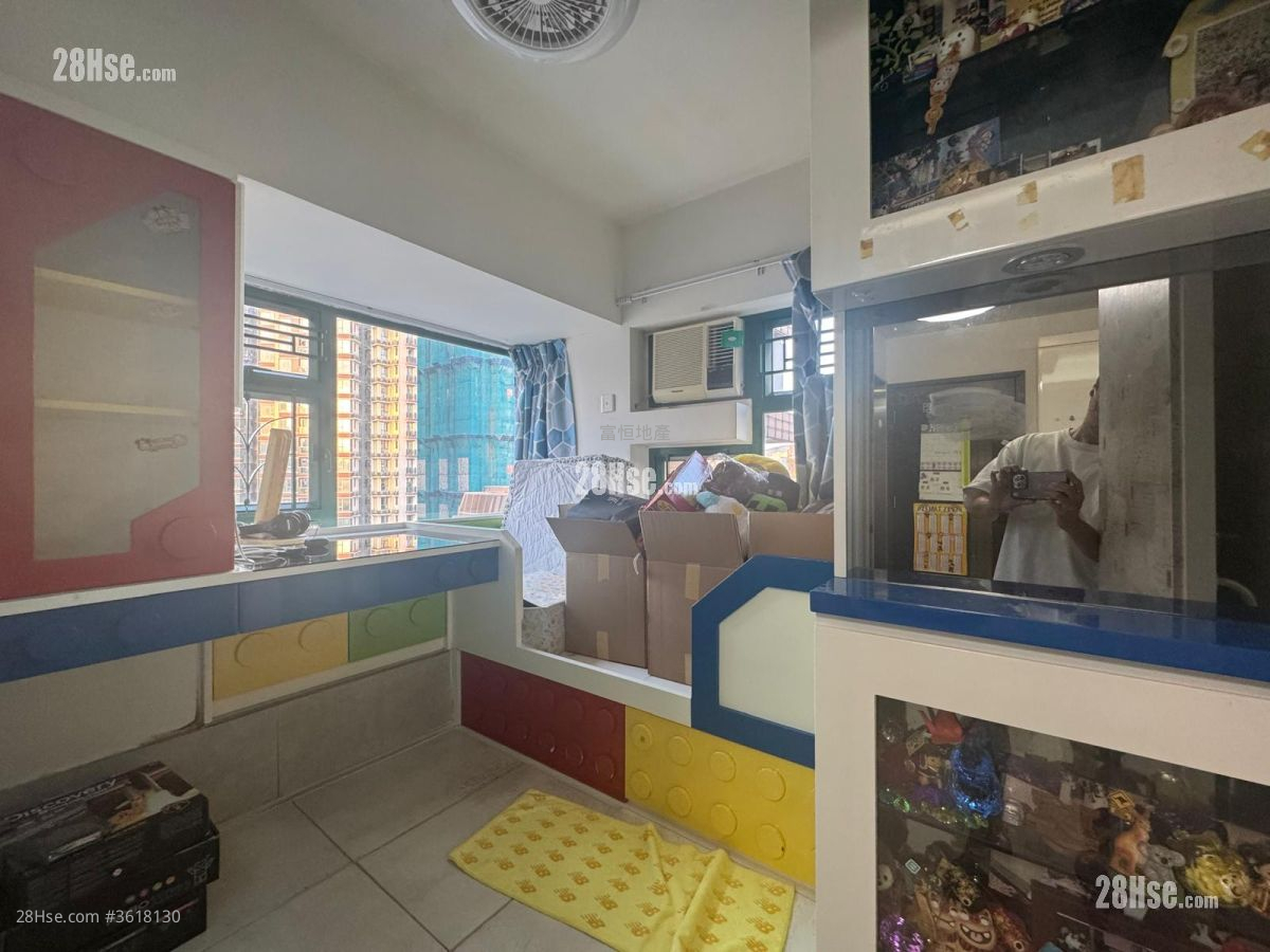 Greenland Court Sell 2 Bedrooms , 1 Bathroom 352 ft² Greenland Court Sell 2 Bedrooms , 1 Bathroom 352 ft²