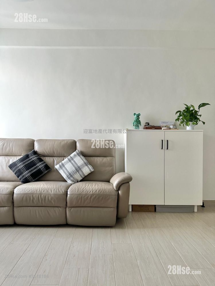 Whampoa Garden Sell 2 Bedrooms , 1 Bathroom 503 ft² Whampoa Garden Sell 2 Bedrooms , 1 Bathroom 503 ft²