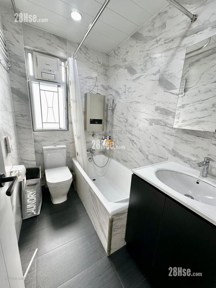 Whampoa Garden Sell 2 Bedrooms , 1 Bathroom 503 ft² Whampoa Garden Sell 2 Bedrooms , 1 Bathroom 503 ft²