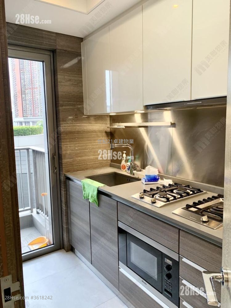 The Austin Rental 2 Bedrooms , 2 Bathrooms 624 ft² The Austin Rental 2 Bedrooms , 2 Bathrooms 624 ft²