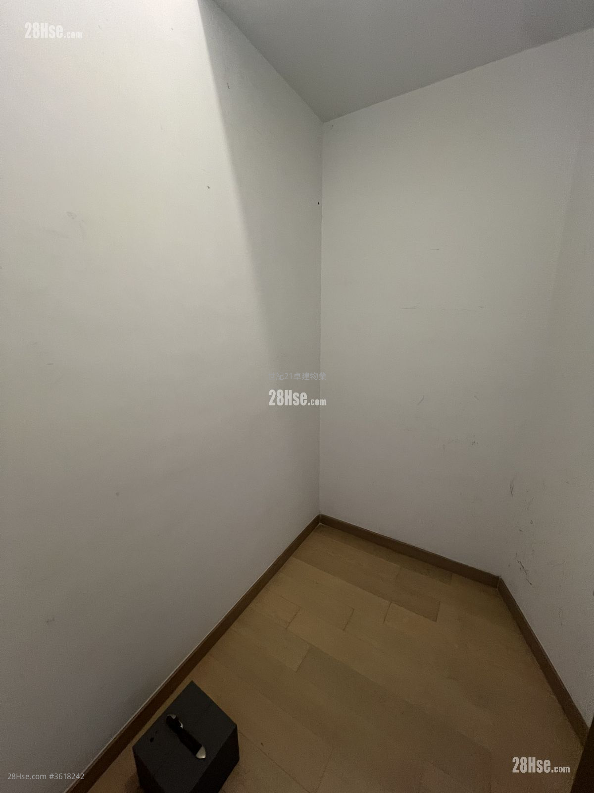 The Austin Rental 2 Bedrooms , 2 Bathrooms 624 ft² The Austin Rental 2 Bedrooms , 2 Bathrooms 624 ft²