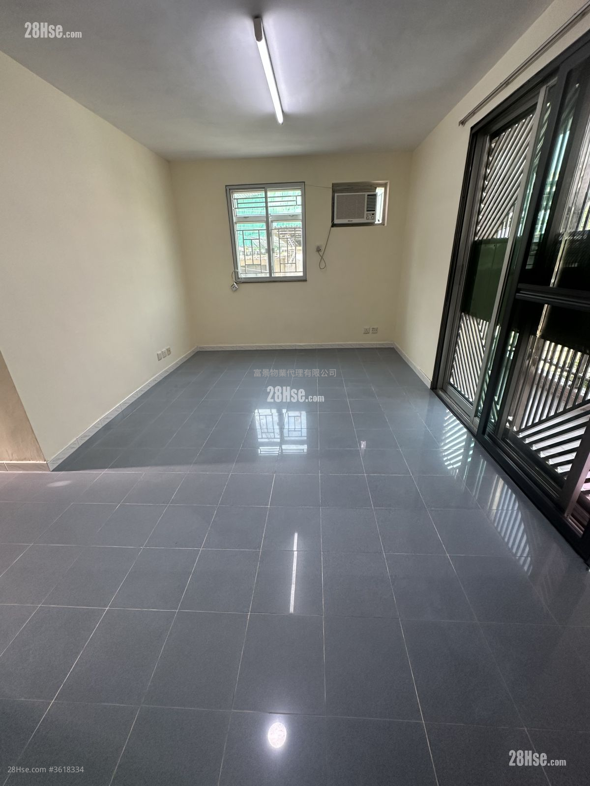 Village Rental 3 Bedrooms , 1 Bathroom 653 ft² Village Rental 3 Bedrooms , 1 Bathroom 653 ft²