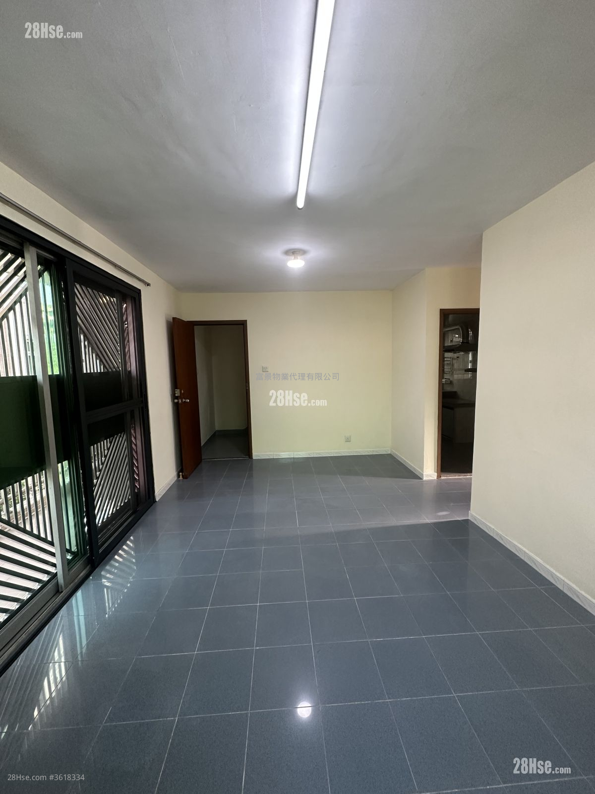 Village Rental 3 Bedrooms , 1 Bathroom 653 ft² Village Rental 3 Bedrooms , 1 Bathroom 653 ft²