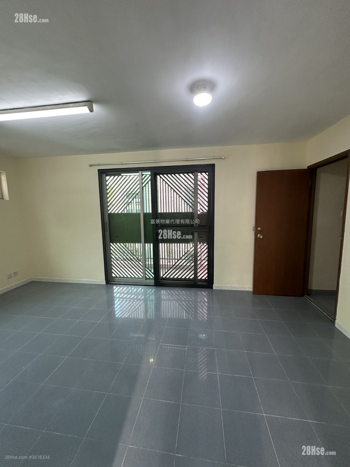 Village Rental 3 Bedrooms , 1 Bathroom 653 ft² Village Rental 3 Bedrooms , 1 Bathroom 653 ft²