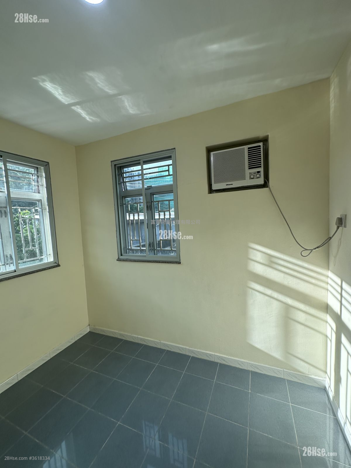 Village Rental 3 Bedrooms , 1 Bathroom 653 ft² Village Rental 3 Bedrooms , 1 Bathroom 653 ft²