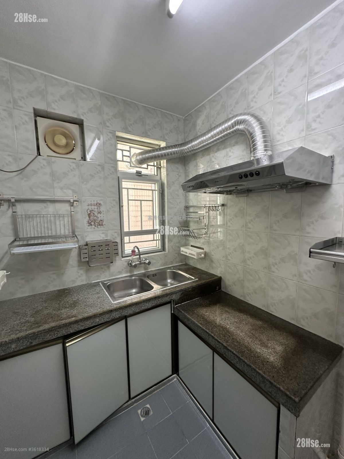 Village Rental 3 Bedrooms , 1 Bathroom 653 ft² Village Rental 3 Bedrooms , 1 Bathroom 653 ft²