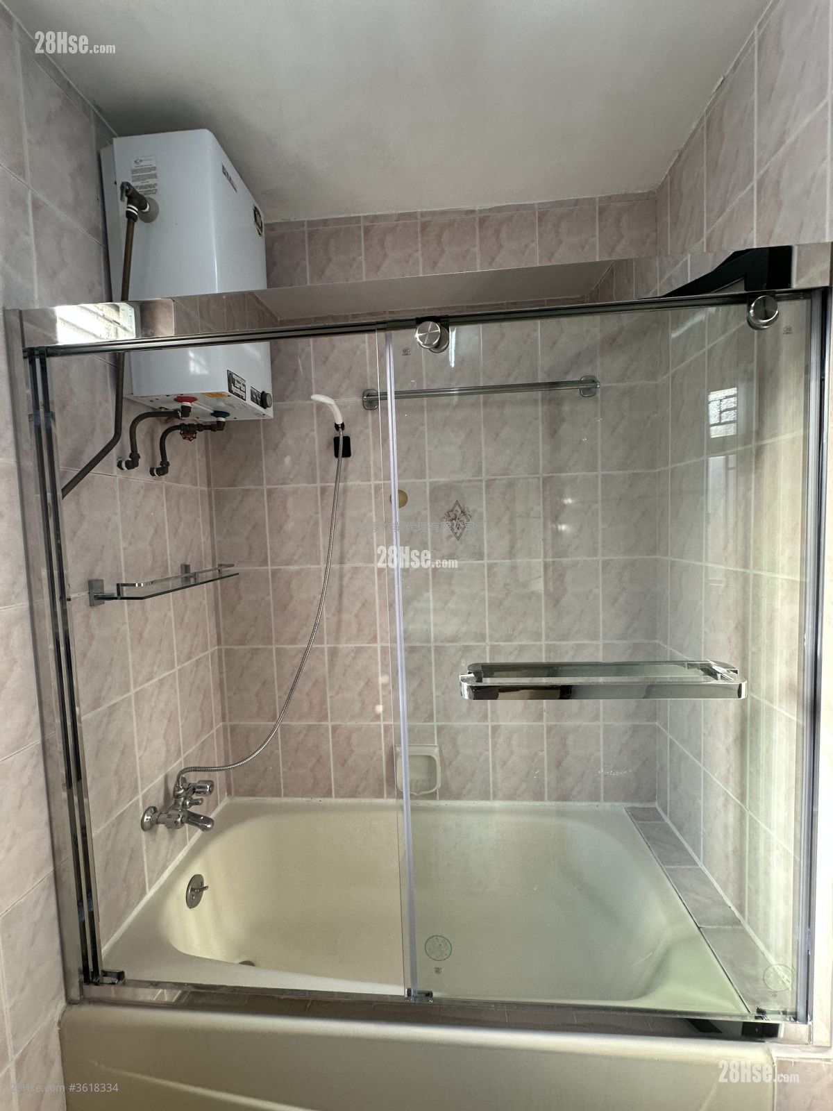 Village Rental 3 Bedrooms , 1 Bathroom 653 ft² Village Rental 3 Bedrooms , 1 Bathroom 653 ft²